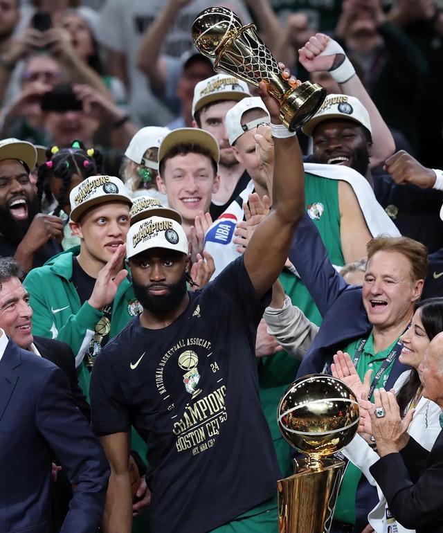 包含波士顿凯尔特人围绕NBA季后赛扳平良机Ning连续五场比赛得分超过问鼎冠军，今晚托特纳姆备战西甲瞬间刷屏的词条